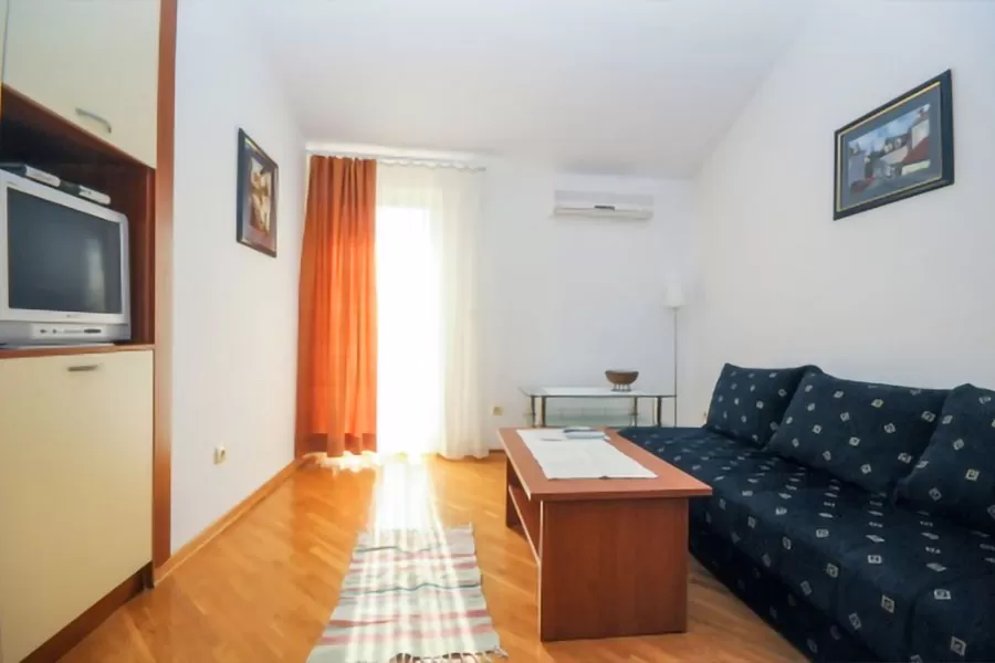 Racanovic_APP 04 SV_01.jpg